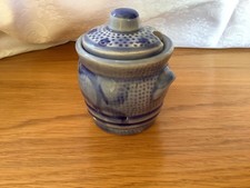 Steingut Senf- oder Marmeladentopf / blau / ca. 7 cm hoch, mit Deckel ca. 9 cm