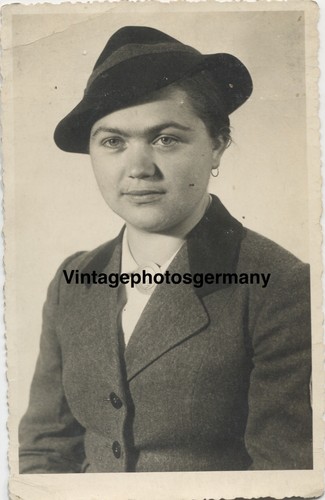 Z6812 portrait frau uniform - z6812,