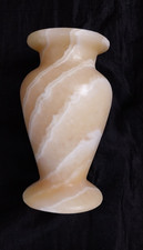 Ägyptische Alabastervase, 14 cm hoch, schwer, mit interessanter Maserung