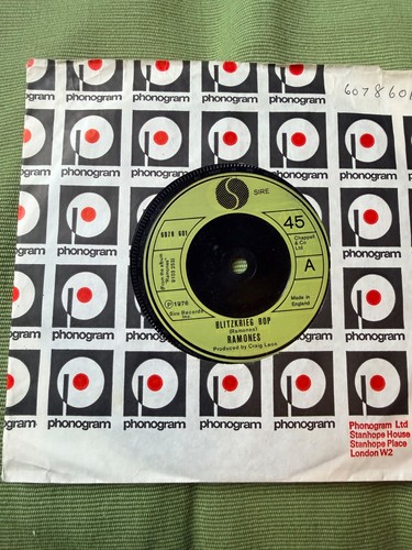 Ramones blitzkrieg bop - -, uk