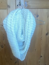 Weißer Loop Schal Strickschal Winterschal Mit glitzerfäden H&M, neu ohne Etikett