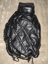 Hundemantel aus Kunstleder,Schwarz Mit Strass, Größe 32 cm, Neuwertig More