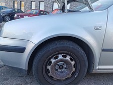 VW Golf IV 4 1J Kotflügel Fender Seitenwand vorn links LA7W Reflexsilber Met