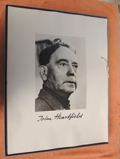 John Heartfield  - Reprintmappe - 33 Fotomontagen