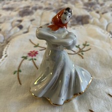 1 Dulevo Porcelain Figurine