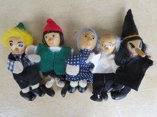 5 alte Fingerpuppen mit Holzkopf und Füßen Kasperl, Seppl, Oma, Opa, Zauberer