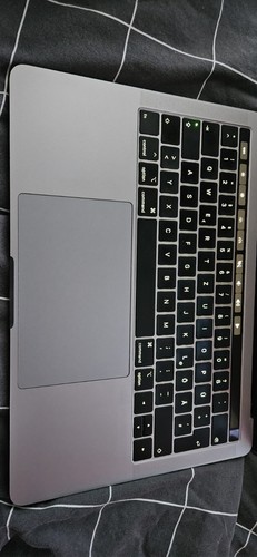 Apple macbook pro - 🍎,