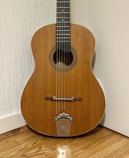 Alte Manouche Gitarre