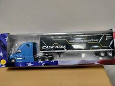 1/43. FREIGHTLINER CASCADIA