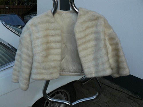 Ein pelzjäckchen abendjacke - pelzjäckchen,