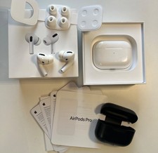 Apple AirPods Pro 1 mit Kabellosem Ladecase/MagSafe - Teildefekt OVP + Ladekabel