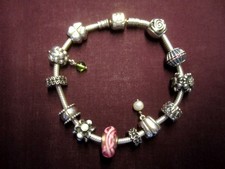 Pandora-Armband mit Charms, 14-tlg., zzgl. Geschenk, Top-Zustand!
