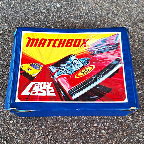 Matchbox city carry case - city,