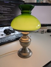 Zinnlampe mit grünen Schirm