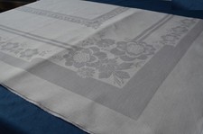 Uraltes kräftiges Tafeltuch