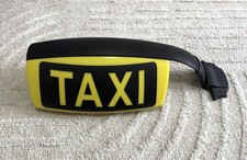 Taxischild VW Touran Hale