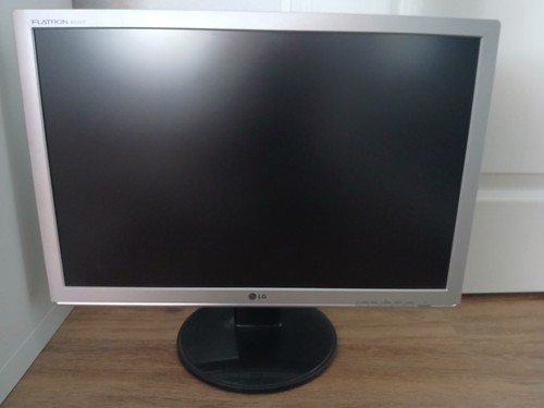 Mit komponenten und monitor - pc,
