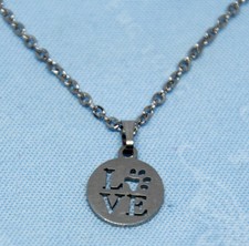 Anhänger auf Kette. Edelstahl