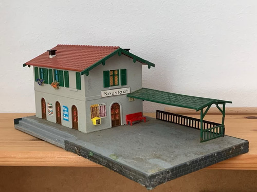 Bahnhof pola 604 faller - 604,