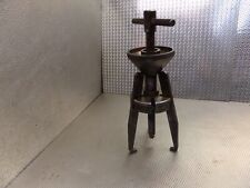 Alter  Abdrücker  Dreiarmiger