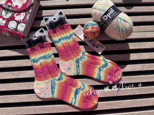 Handgestrickte wollsocken mit - handgestrickte,