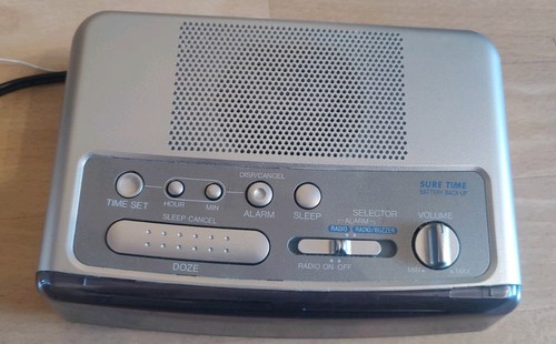 Radiowecker silber panasonic - |,