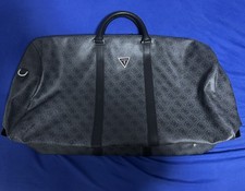 GUESS Weekender Reisetasche Schwarz mit Reißverschluss