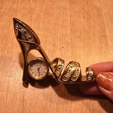 Standuhr im Schuh Design Quarz Durchmesser ca. 22 mm