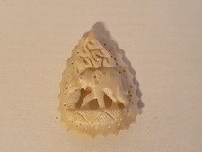 Anhänger mit Elefant aus Bein geschnitzt - 4,5 cm x 3,5 cm