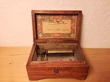 Antike Spieluhr der Schweizer