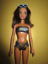 B-783) SÜSSE BRÜNETTE BARBIE MATTEL ORIGINALER BIKINI+SONNENBRILLE+HOHE SCHUHE