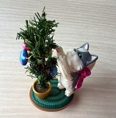 Hallmark keepsake ornament - hallmark,