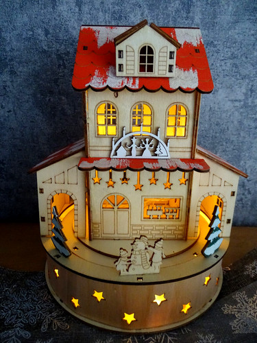 Holz weihnachtshaus beleuchtet - holz,
