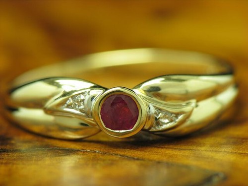 Gelbgold rubin ring - gelbgold,