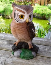 Gartenzwerg: Eule sitzend auf einem Ast - 31 cm hoch
