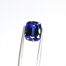 9.75 cts. HUGE ROYAL BLUE