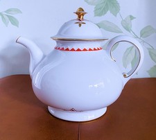 Königl. priv. Tettau Porzellan Teekanne rot/gold