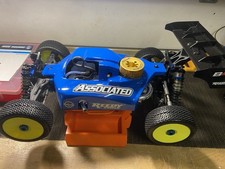RC 8  B4.1 Associated Buggy 1:8 Nitro Neu Nur Gebaut Komplett Set mit Motor, 