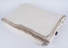 Schöne weiche David Fussenegger Decke / Kuscheldecke - Cremefarben - 153x190cm