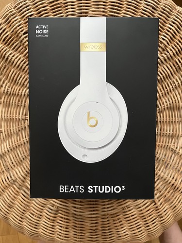 Beats dre studio3 - by,