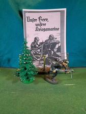 Panzermann m. MG vorg. v. Hausser-Elastolin/Massesoldat+ Drahtverhau+ Bilderbuch