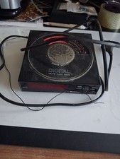 alter Radiowecker mit Kabel