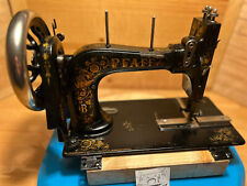 Überarbeitete Handkurbel  Nähmaschine,  Pfaff B mit Tisch ohne Gestell  Bj. 1898