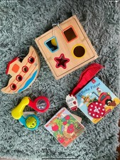 ? Spieleset Baby / Kleinkind Rassel Buch Steckspiel Holz ?
