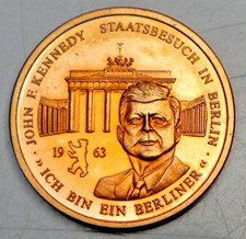 MEDAILLE: J.F.KENNEDY - STAATSBESUCH IN BERLIN 1963, Cu vergoldet, 12,3g St Be11