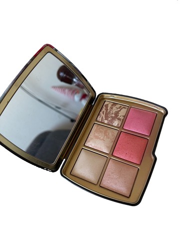 Hourglass ambient lighting - ambient,