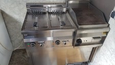 Ich biete Gastronomie Geräte an (Abzughaube, Friteuse, Bratplatte) Edelstahl