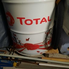 leeres 200 Liter Ölfass