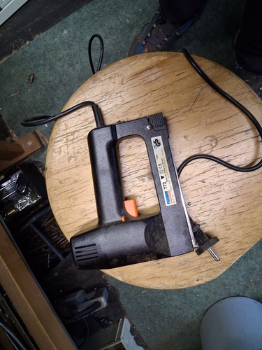 Bosch t12 elektrischer tacker - bosch,