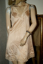 Graziles Unterkleid Negligee